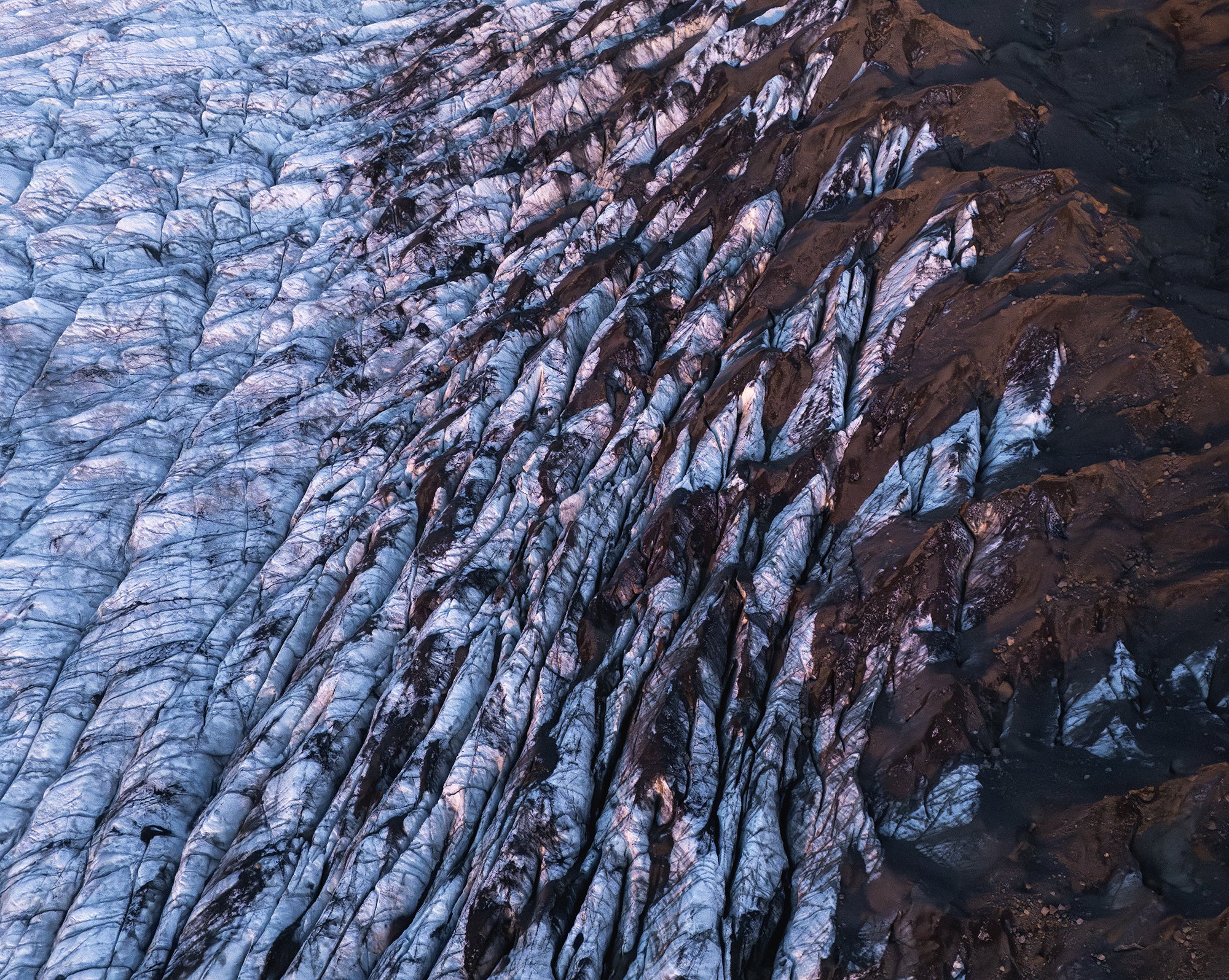 glaciar e cinzas
